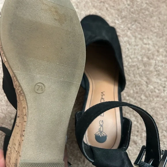 Big Buddha Black Wedge Sandals - Picture 5 of 5